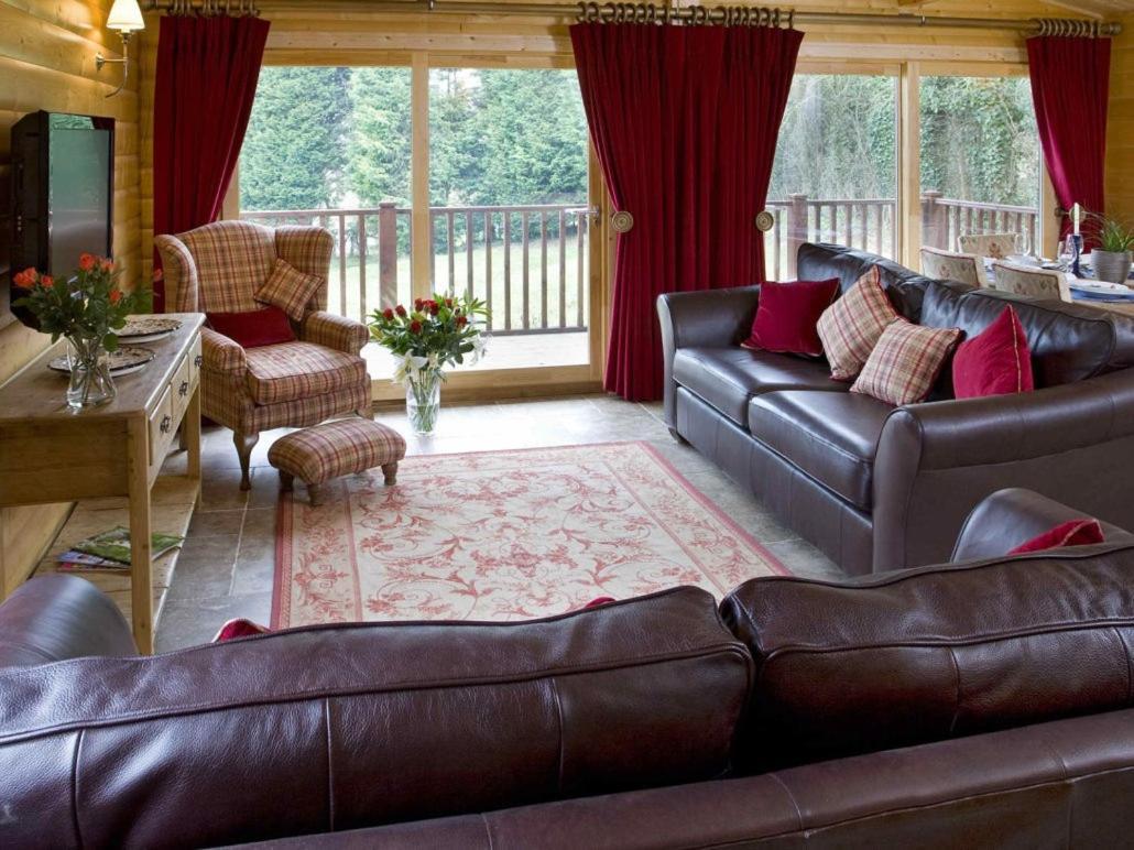 Cherbridge Lodges - Riverside Lodges, Short Lets Oxford Buitenkant foto